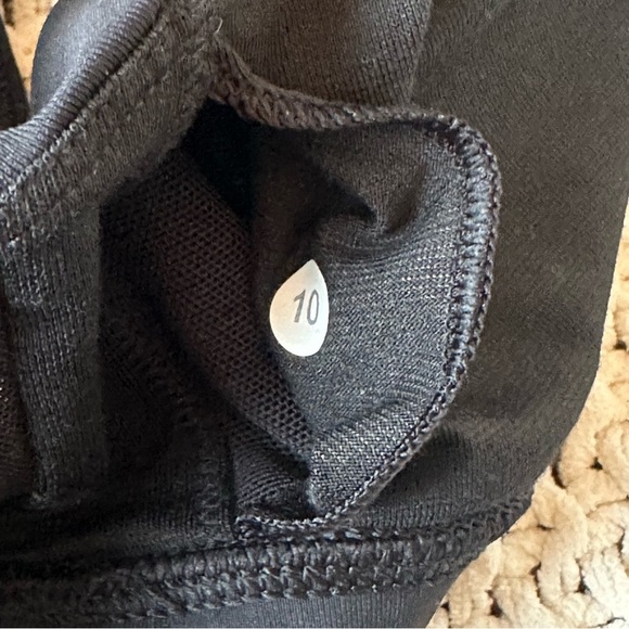 Lululemon SOULCYCLE Free To Be Wild Strappy Bra Size 10 Black EUC Spin Gym Ride - Picture 6 of 6